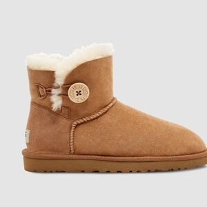 Ugg mini Bailey button  2